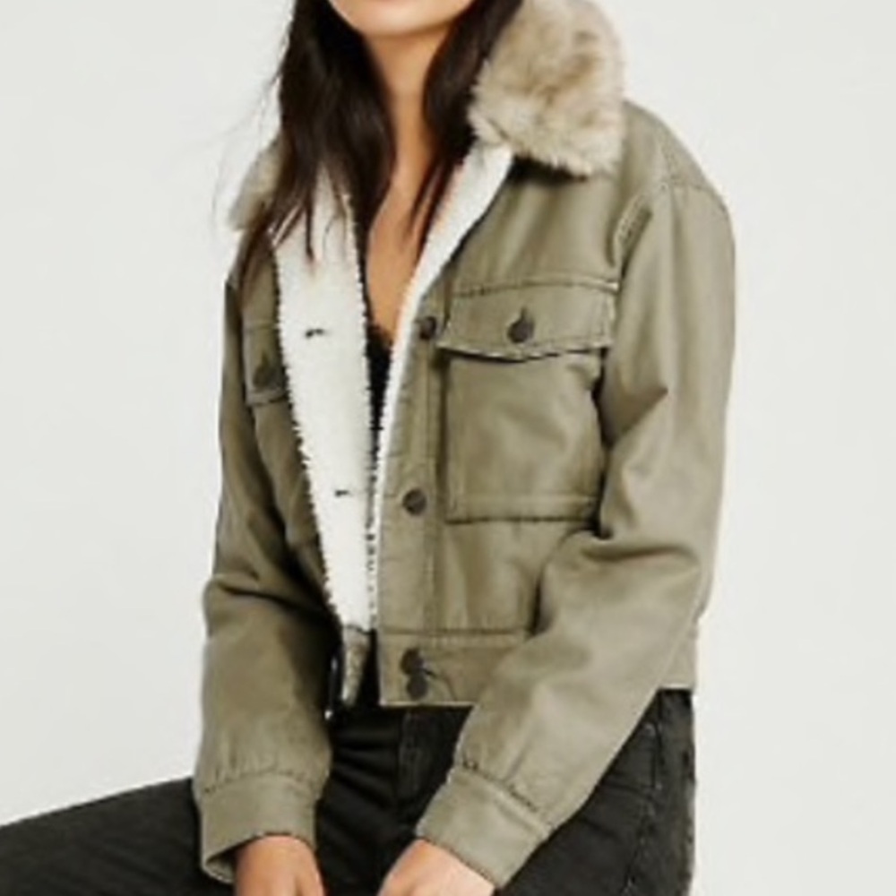 NWT Abercrombie & Fitch Sherpa Lined Fur Collar Aviator Military Cropped Jacket